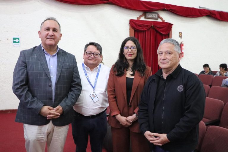 CAPACITACIÓN A DIRIGENTES SOCIALES VICUÑA, PROYECTO FINANCIADO POR EL GOBIERNO REGIONAL COQUIMBO EJECUTADO POR LA UNIÓN COMUNAL DE JUNTAS DE VECINOS LAS COMPAÑÍAS, DESTACADA PRESENCIA DE LA SEREMI DE GOBIERNO PAULINA MORA LARA